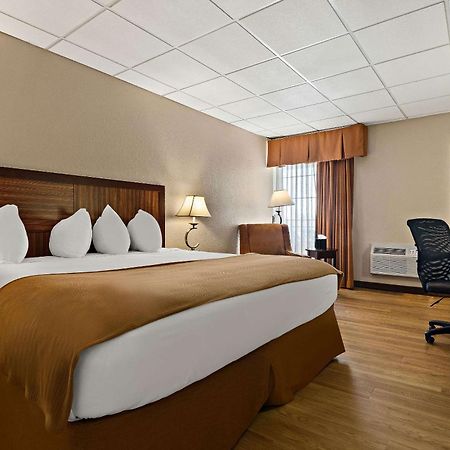 Rodeway Inn McPherson Esterno foto