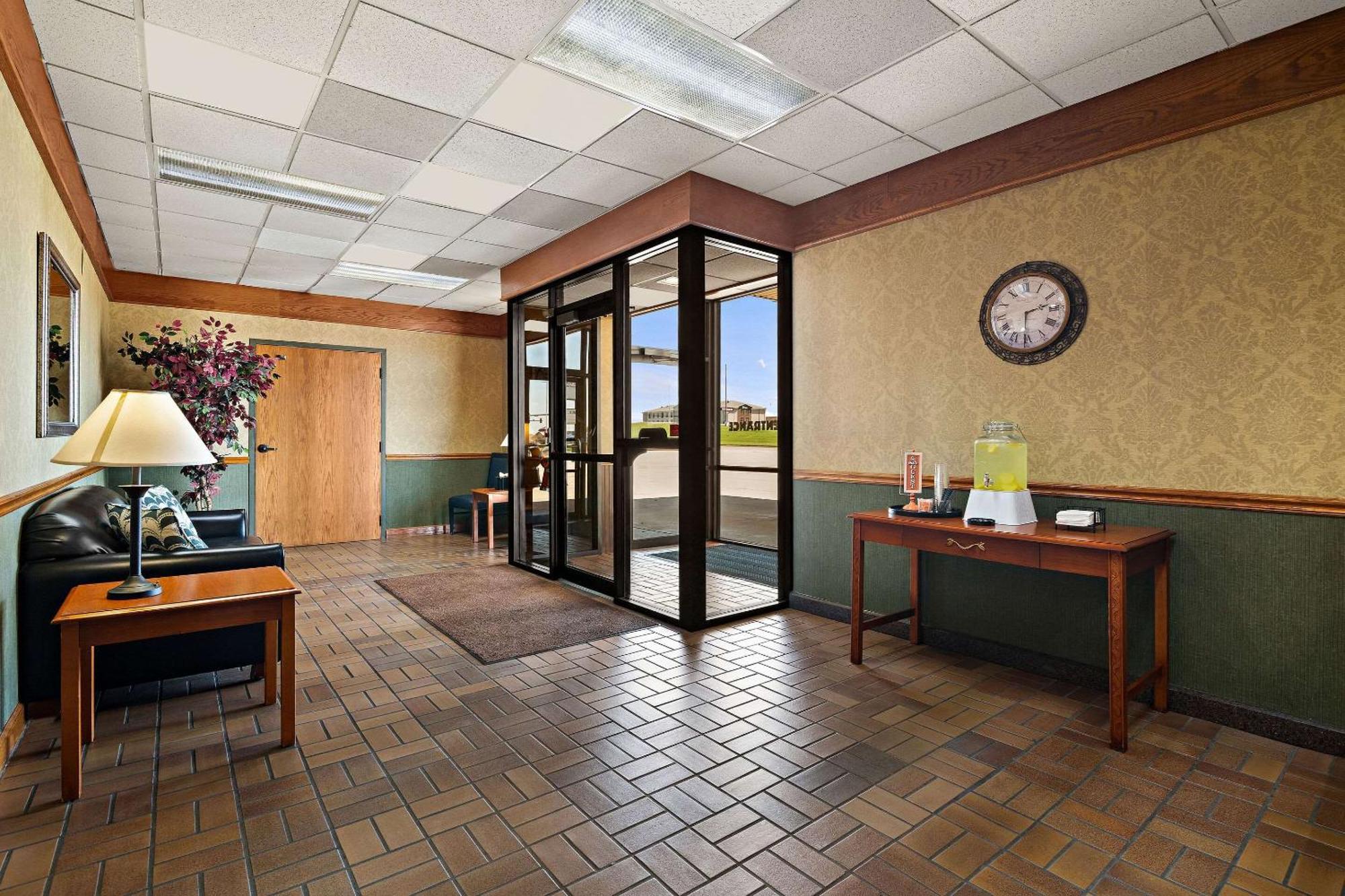Rodeway Inn McPherson Esterno foto