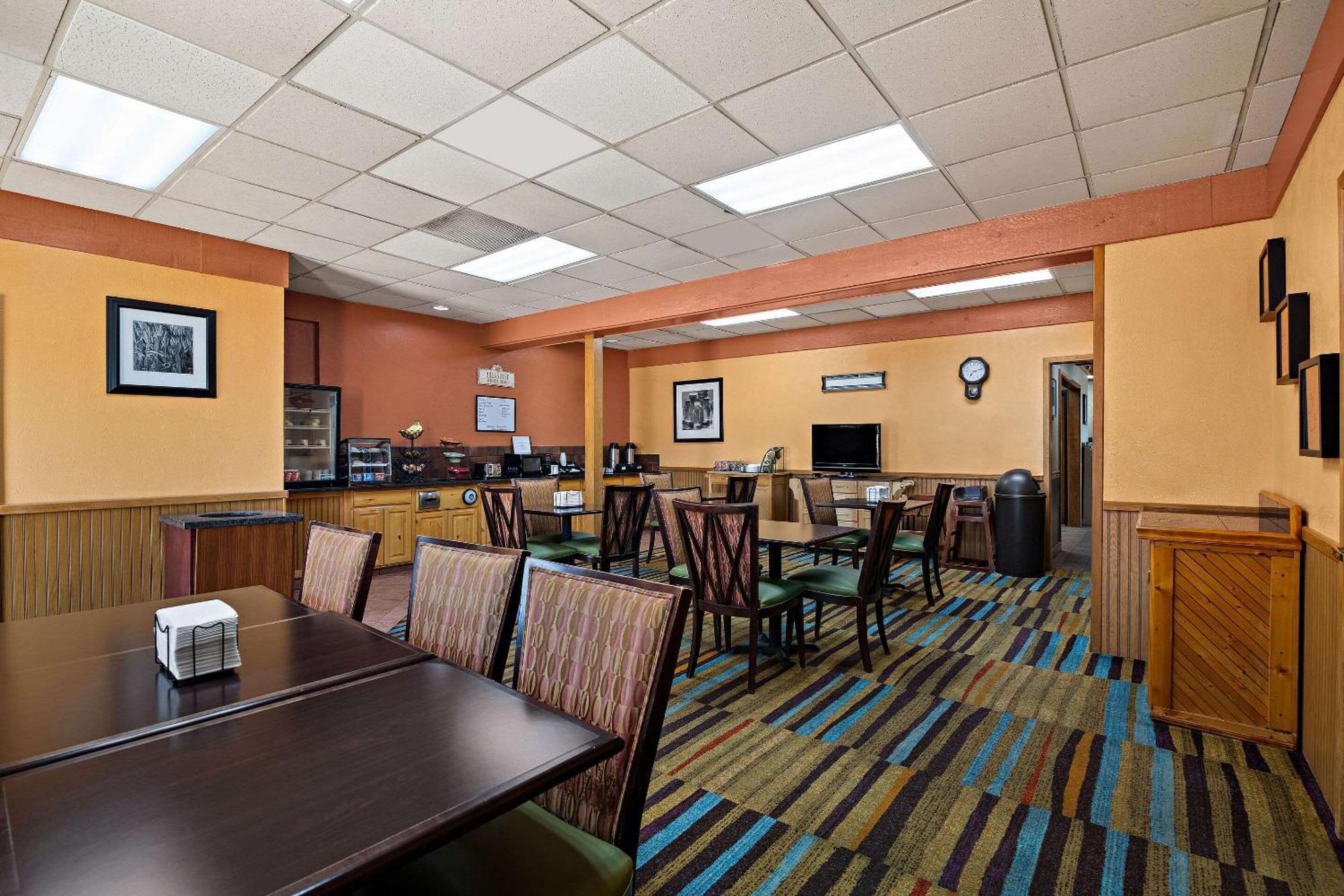 Rodeway Inn McPherson Esterno foto