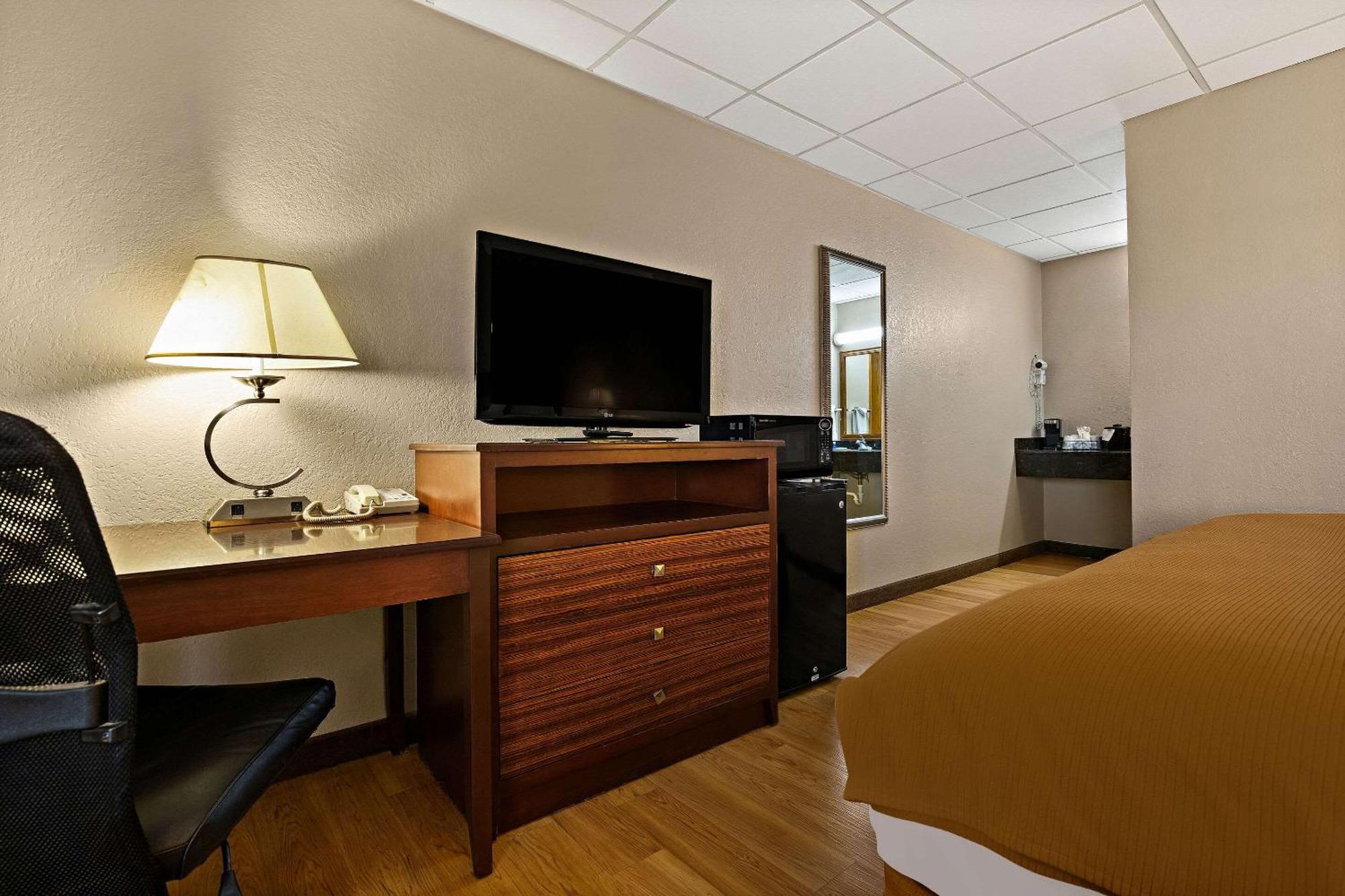 Rodeway Inn McPherson Esterno foto