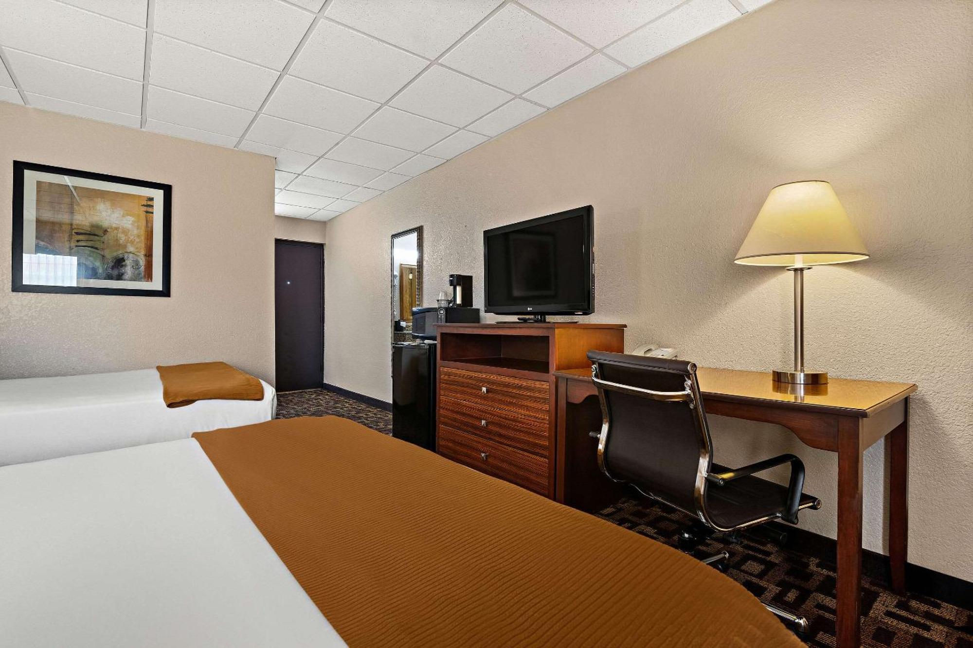 Rodeway Inn McPherson Esterno foto