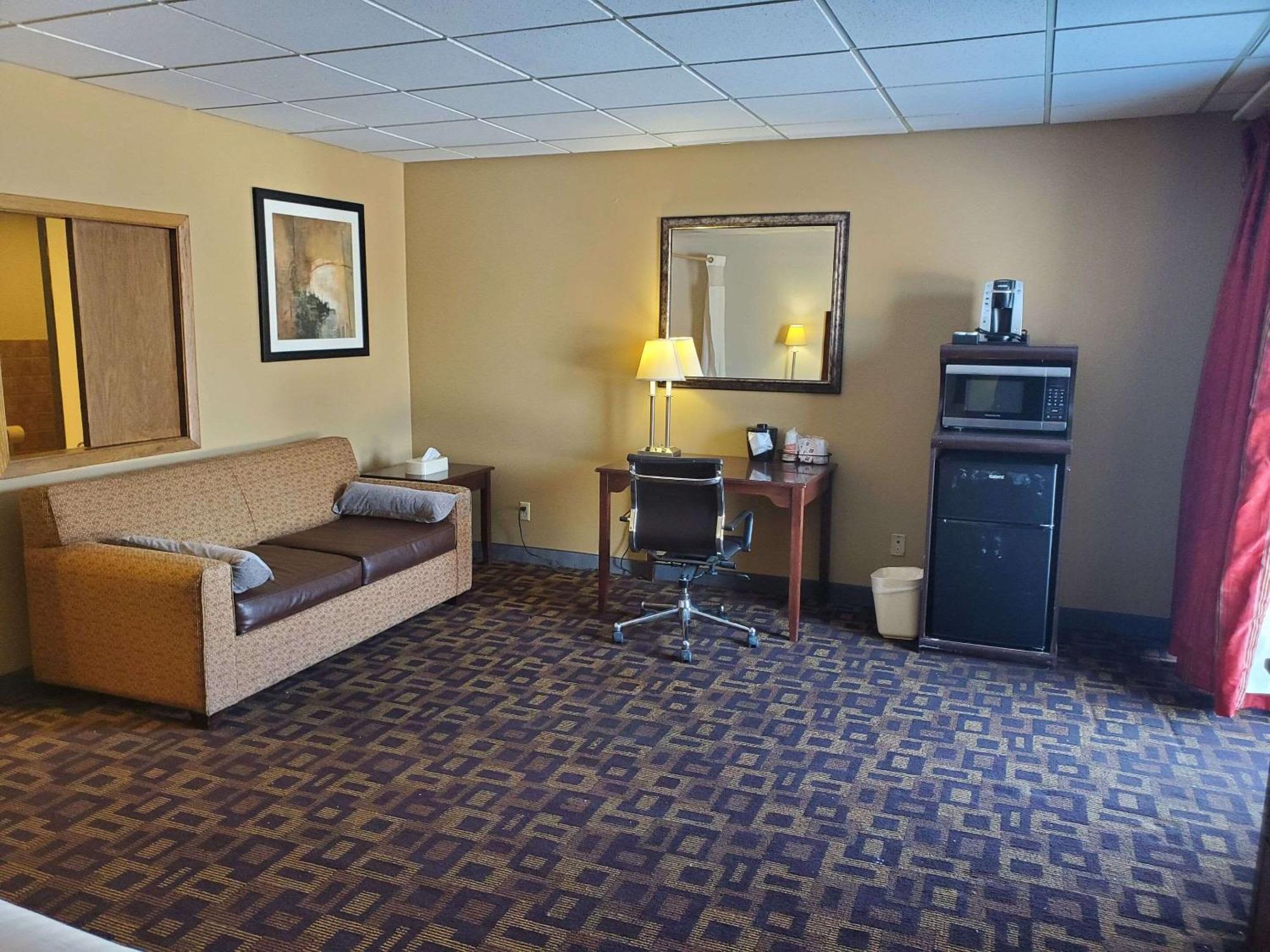 Rodeway Inn McPherson Esterno foto