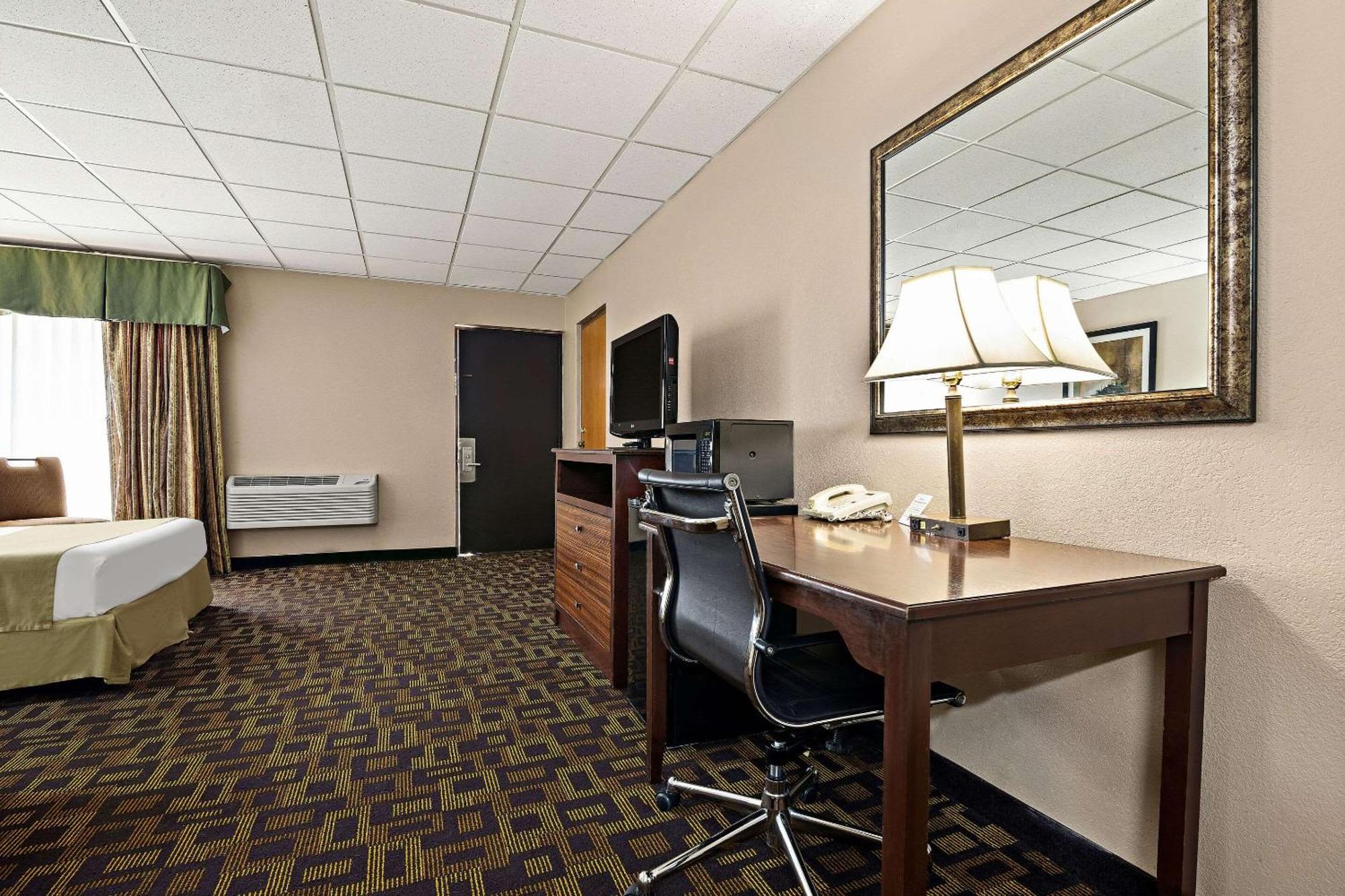 Rodeway Inn McPherson Esterno foto